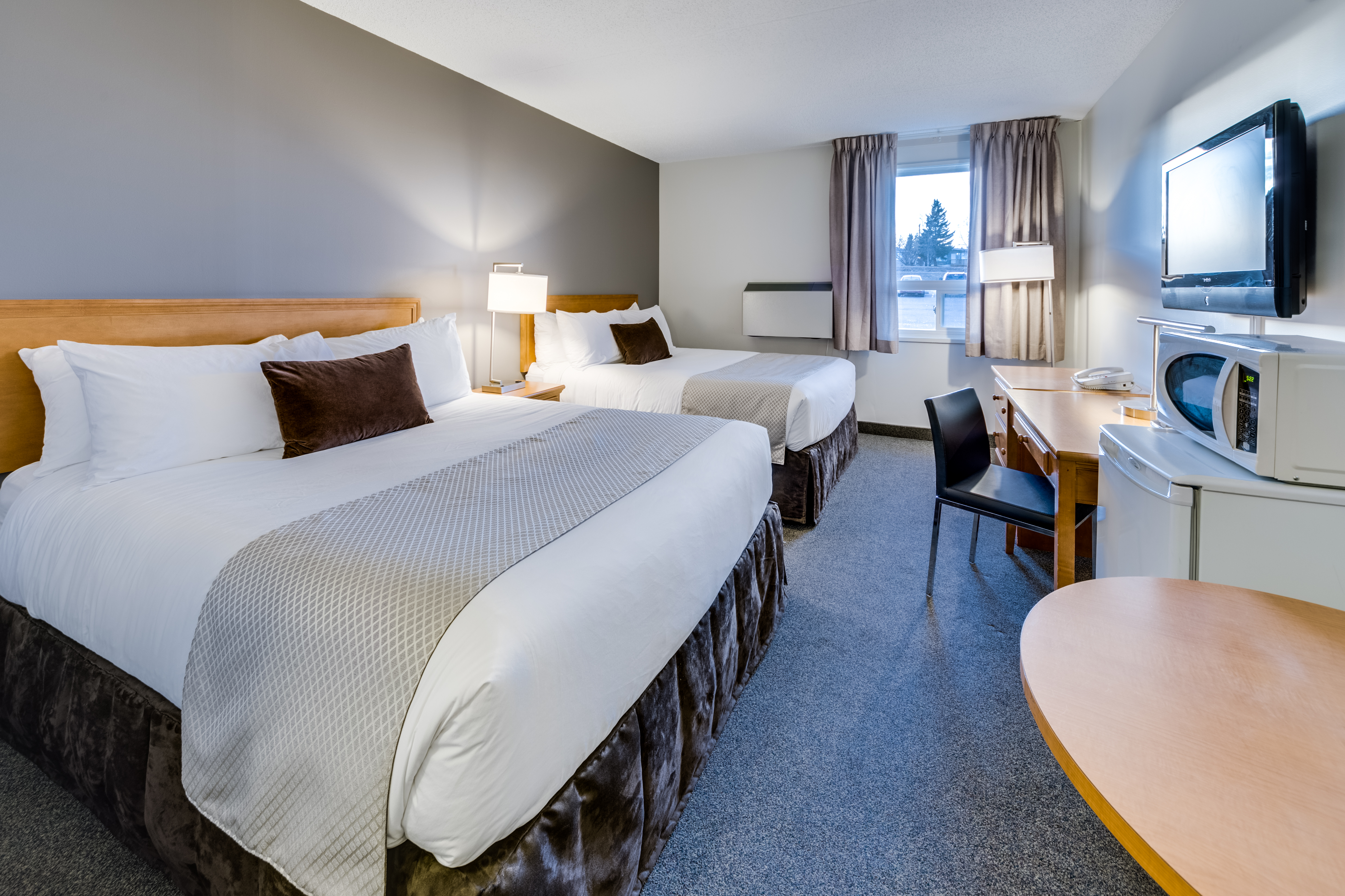 Standard Rooms « Pincher Creek, AB « Heritage Inn Hotels