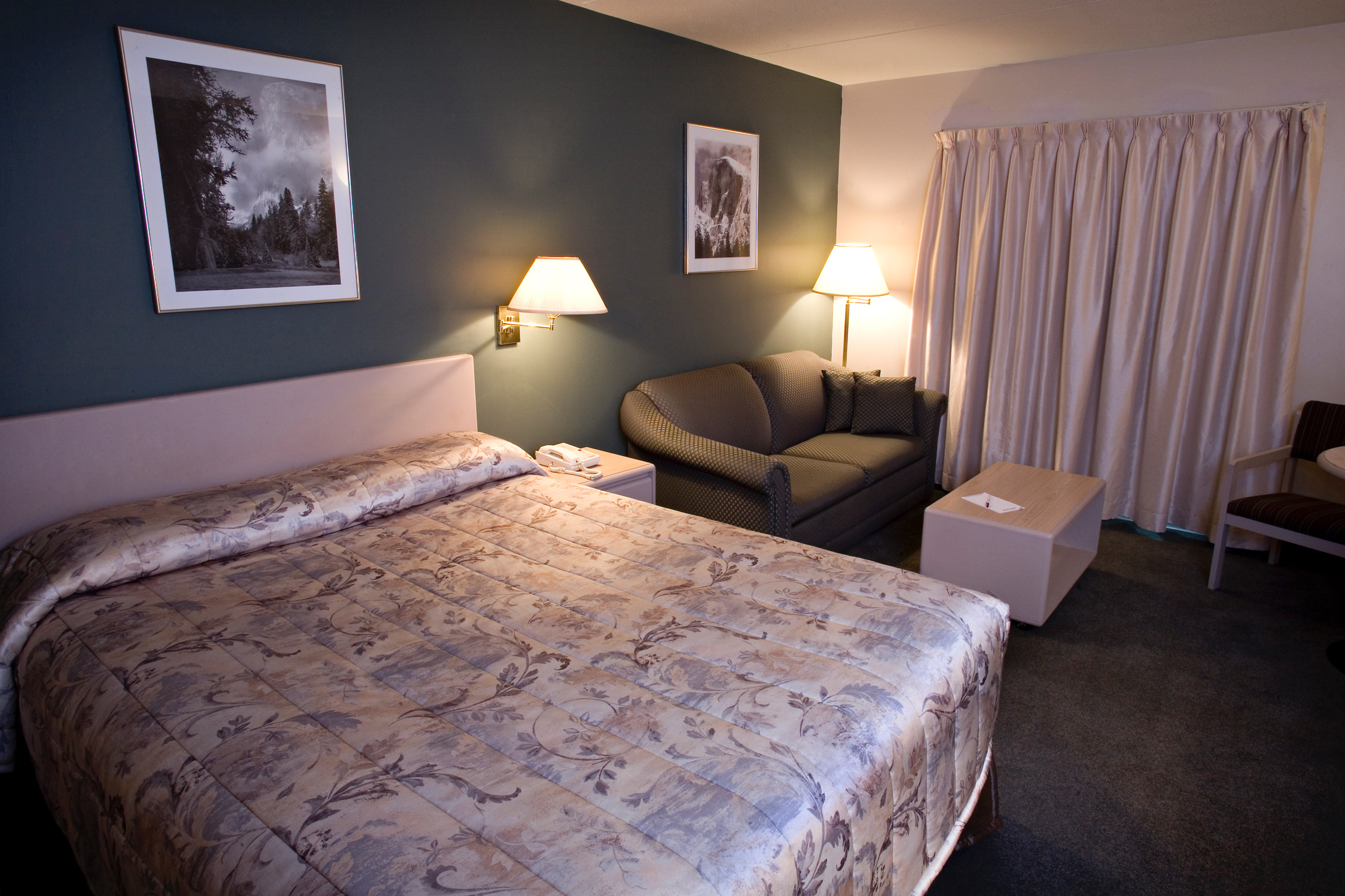 Standard Rooms « Taber, AB « Heritage Inn Hotels